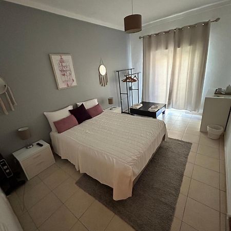 Sun Place Guest House Lagos Eksteriør billede