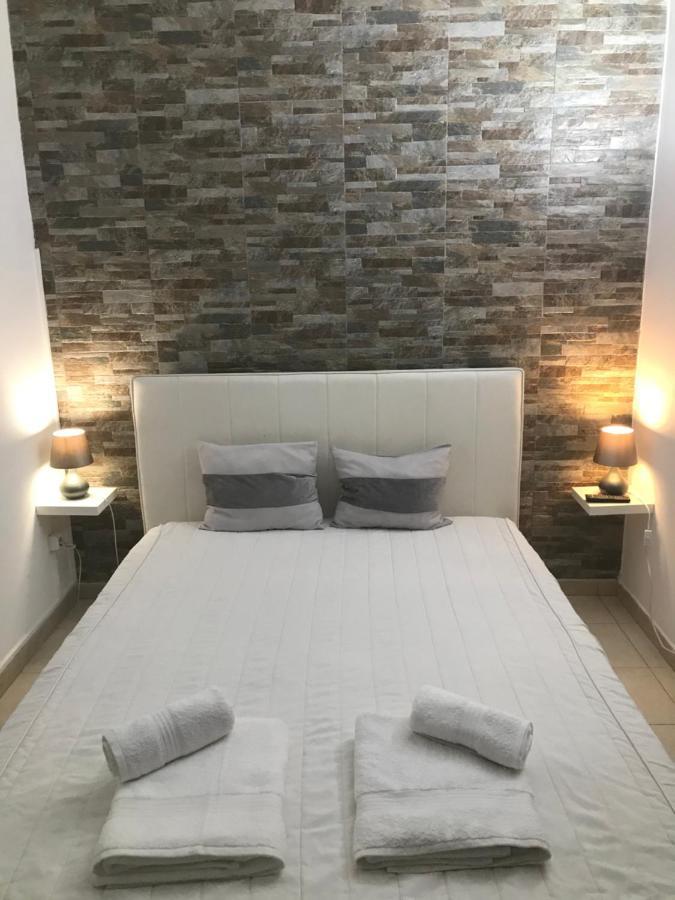 Sun Place Guest House Lagos Eksteriør billede