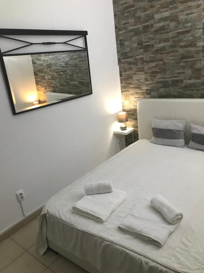Sun Place Guest House Lagos Eksteriør billede