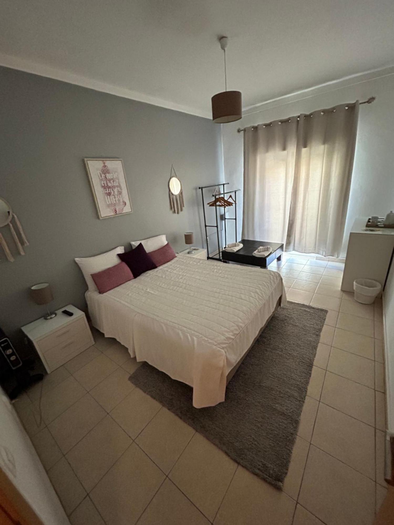 Sun Place Guest House Lagos Eksteriør billede